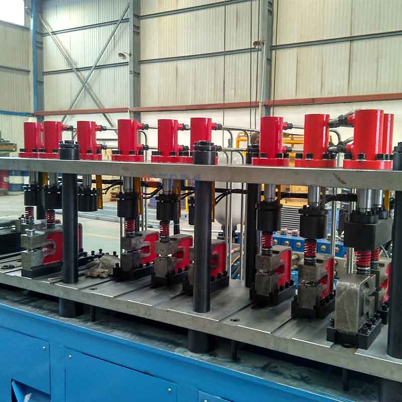 highway guardrail roll forming machine