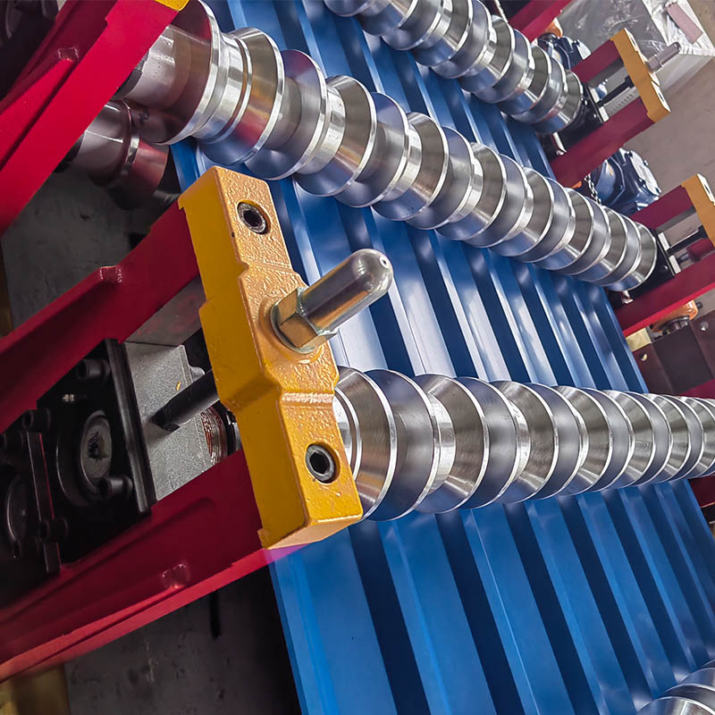 roof panel forming machine